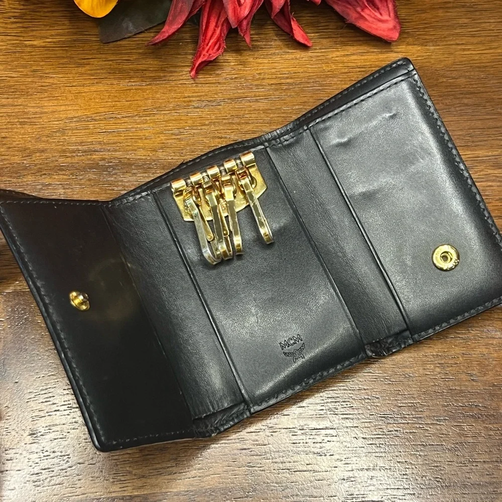 Authentic MCM Cognac 6-Keyholder - EUC - Picture 4 of 9